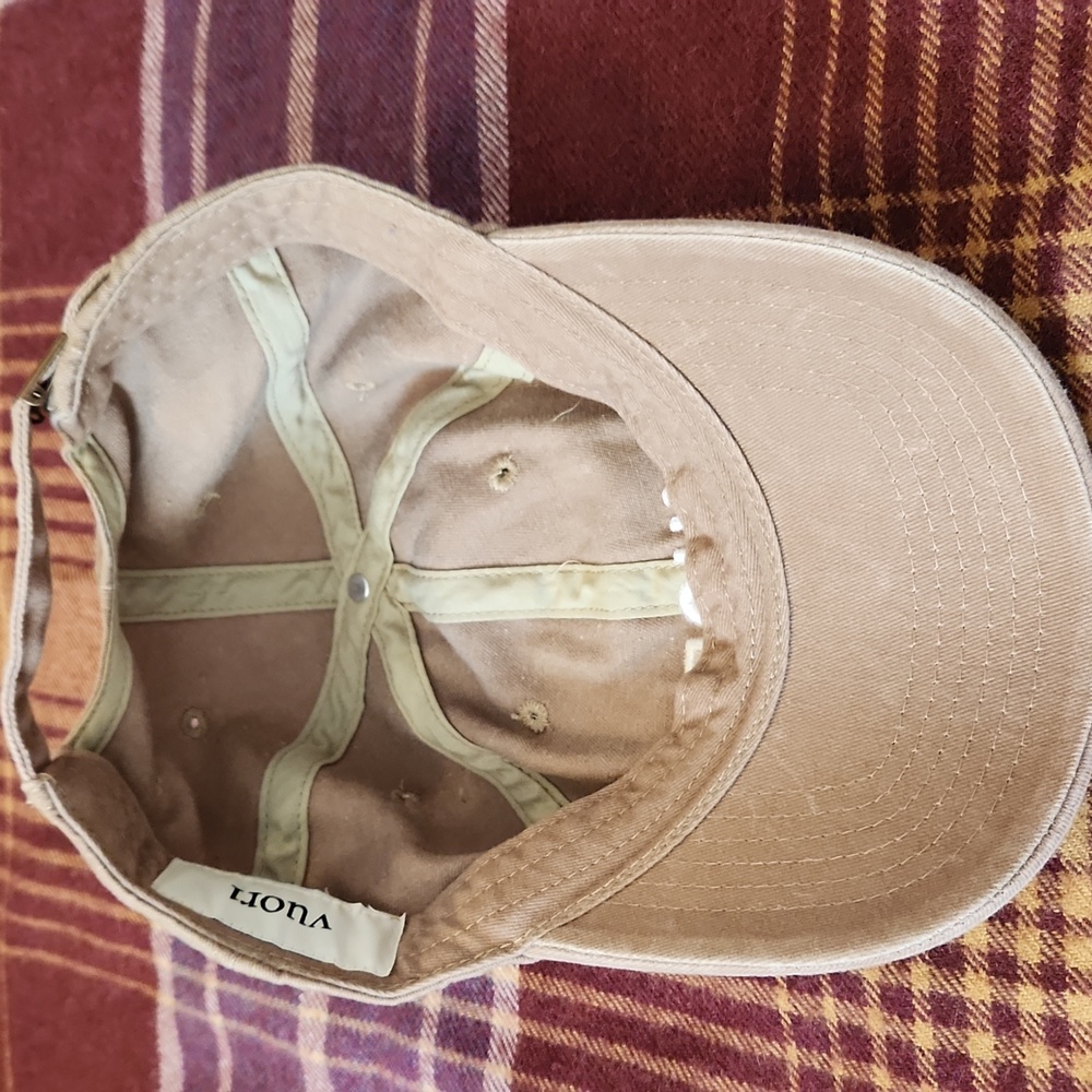 Vuori khaki tan baseball cap with white logo - Picture 3 of 3